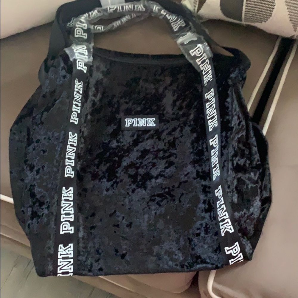 *BRAND NEW* PINK CRUSHED VELVET BLACK LARGE BAG